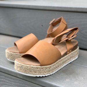 Brand New Women’s Brown Platform Sandals